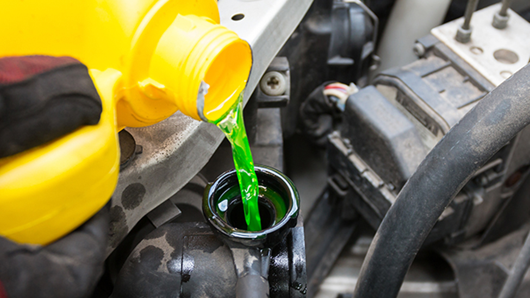 How Engine Coolant Is Used to Cool Engine Oil